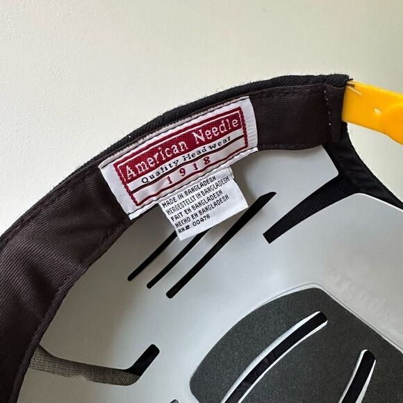 American Needle Men’s MLB Vintage Pittsburgh Pirates Fade Snapback Hat - Picture 9 of 16